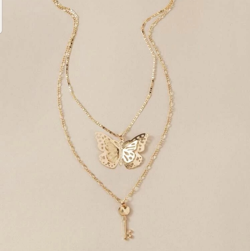 *Joan* Butterfly Key Necklace - Picture 2 of 4